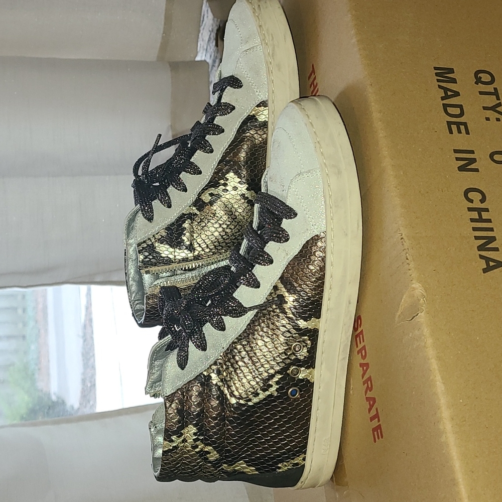 P448 shoes